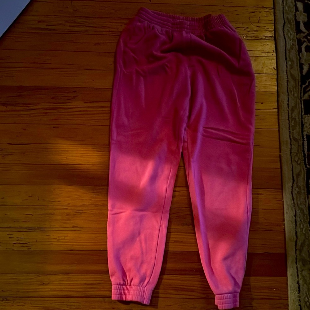Women’s pink pants